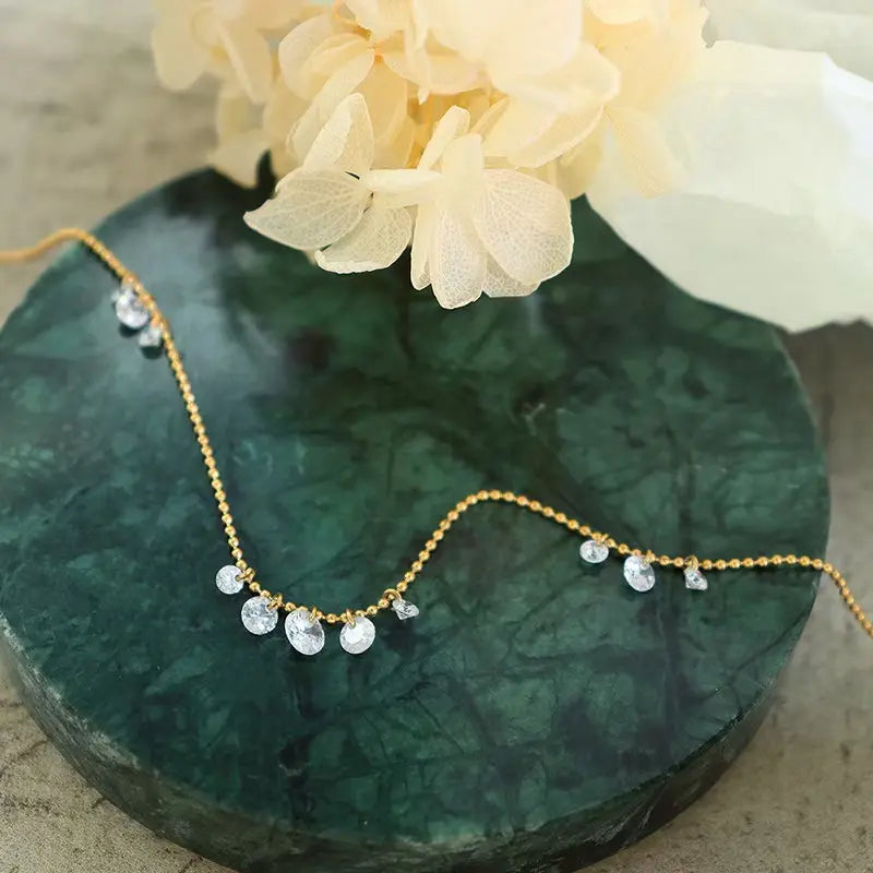 Elegant Collarbone Bare Stone Pendant Chain
