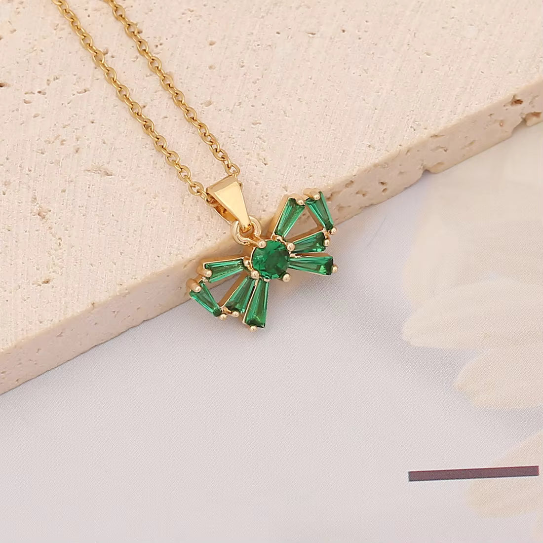 Green Bow Pendant Chain