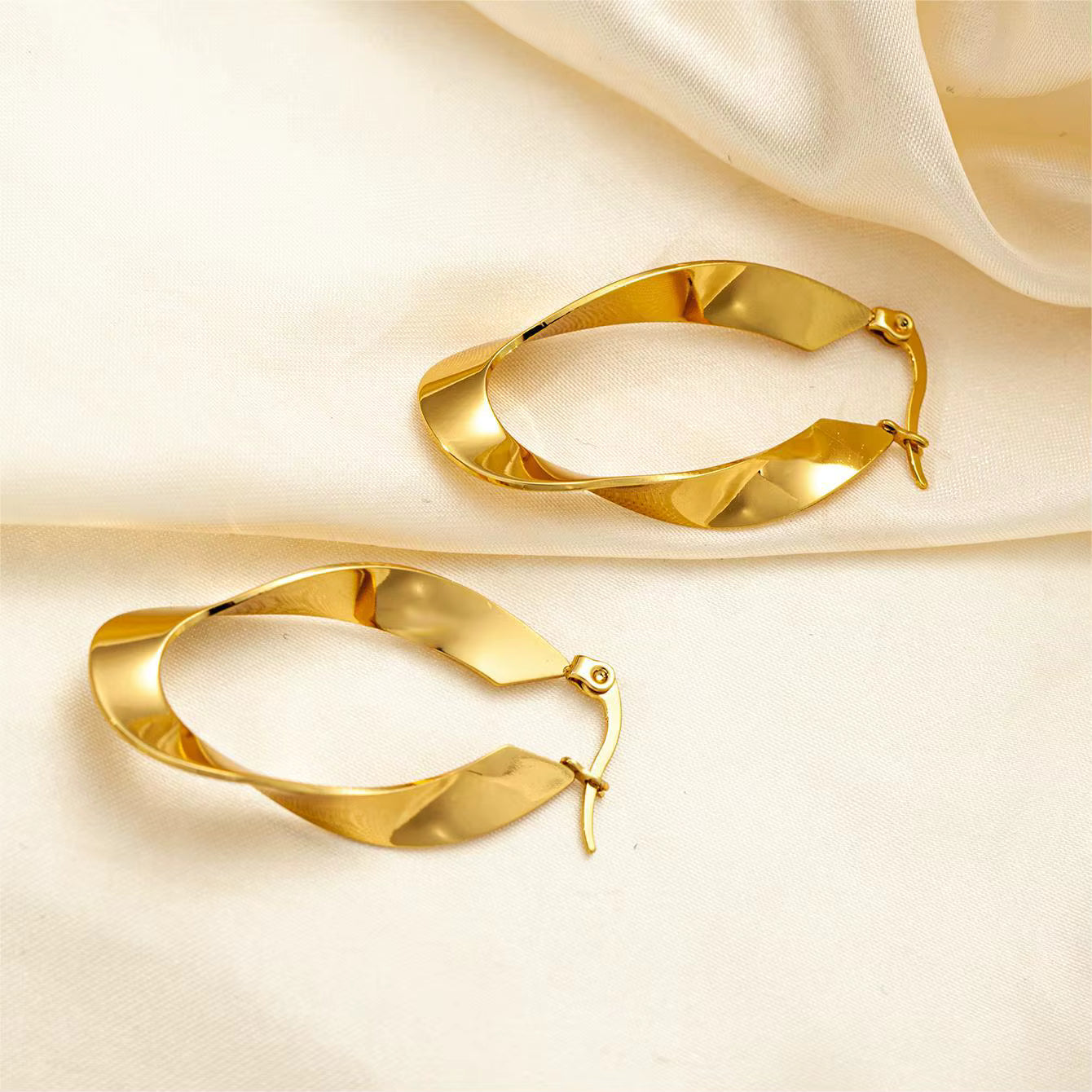 Classic Gold Hoop