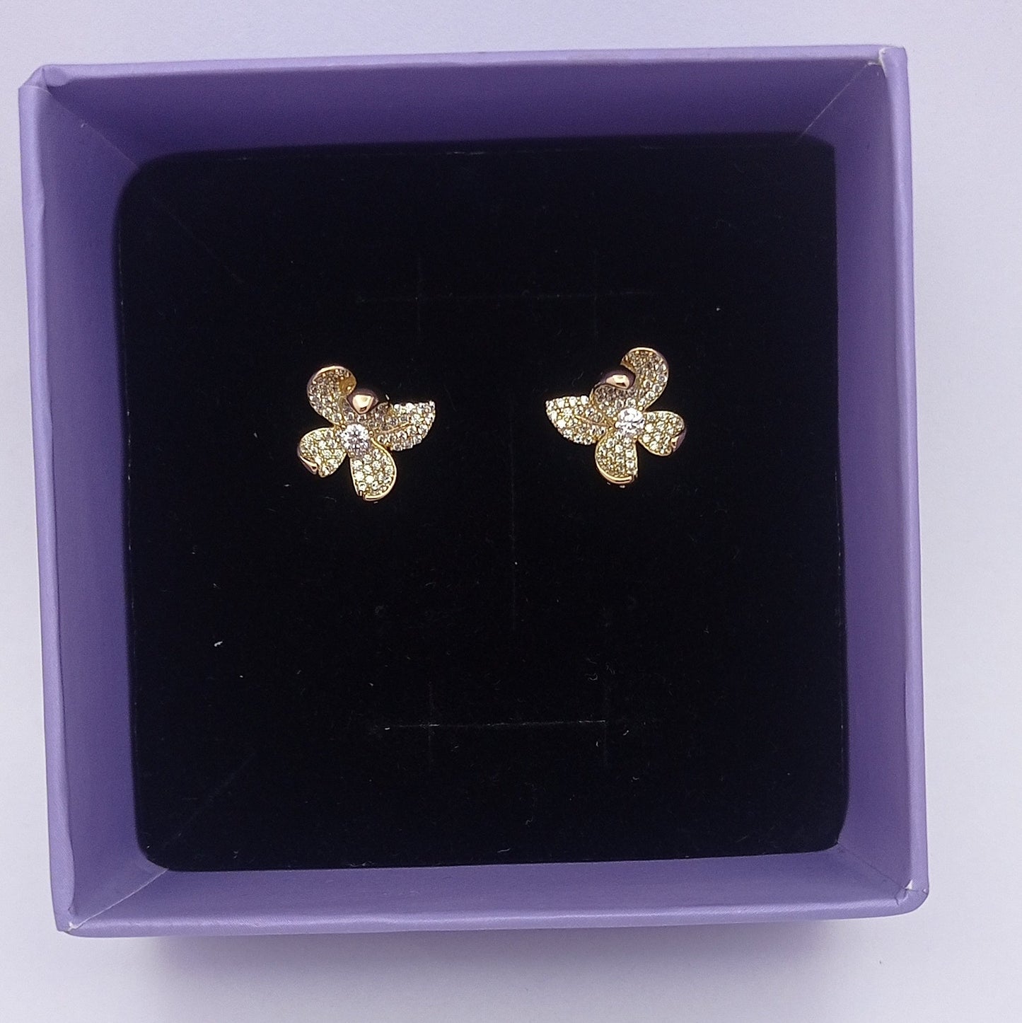 Full White Stoned Flower Earring