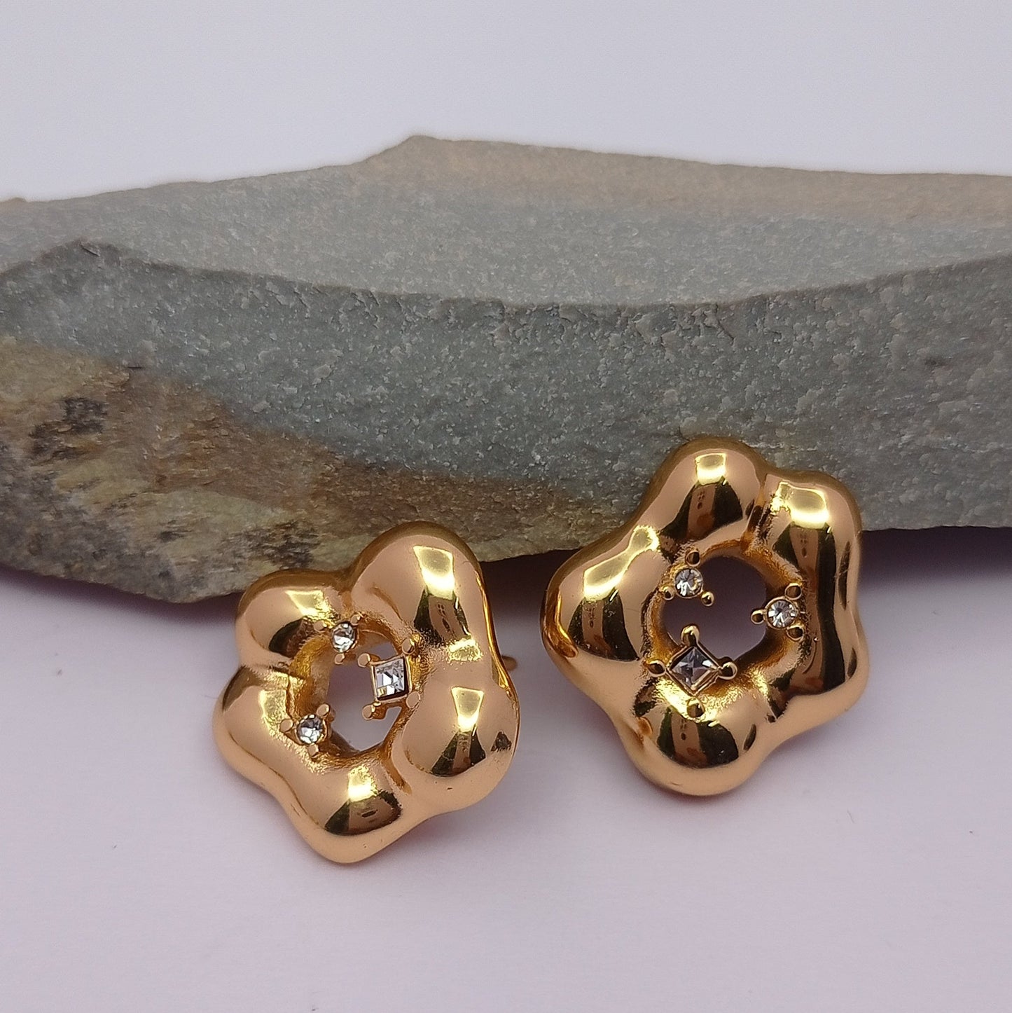 Water Style Five White Stones Earring