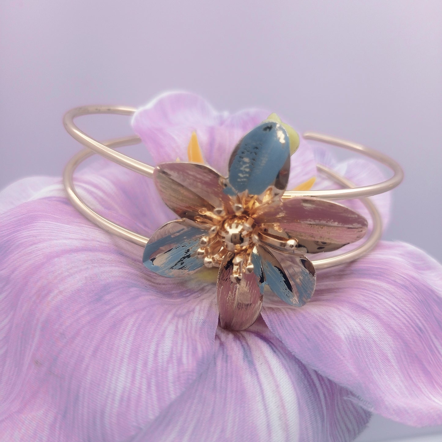 Hawaiian Flower Bangle – Hawaiian Flower Gold-Plated Cuff Bangle