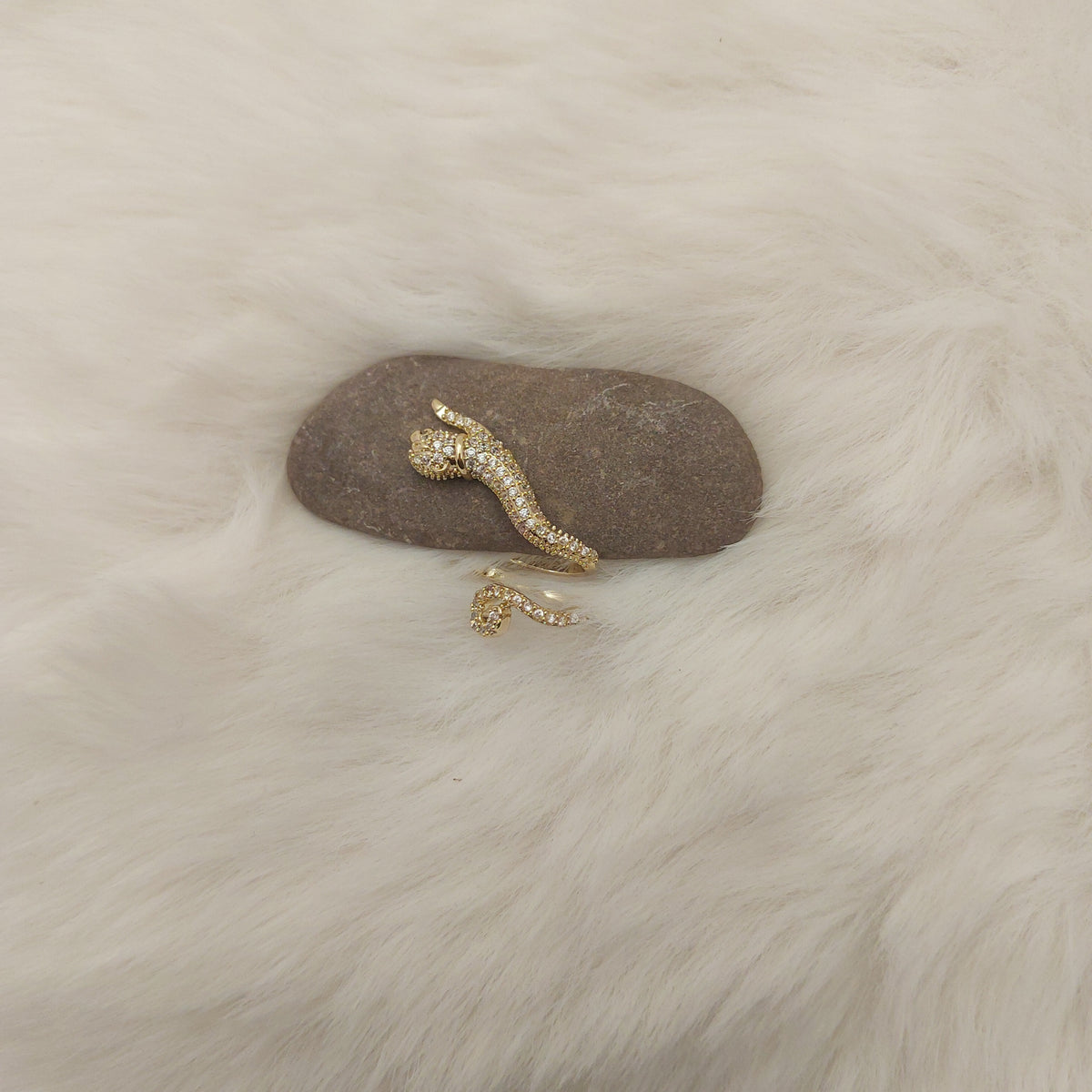 Wild Elegance Ear Cuff - Medium