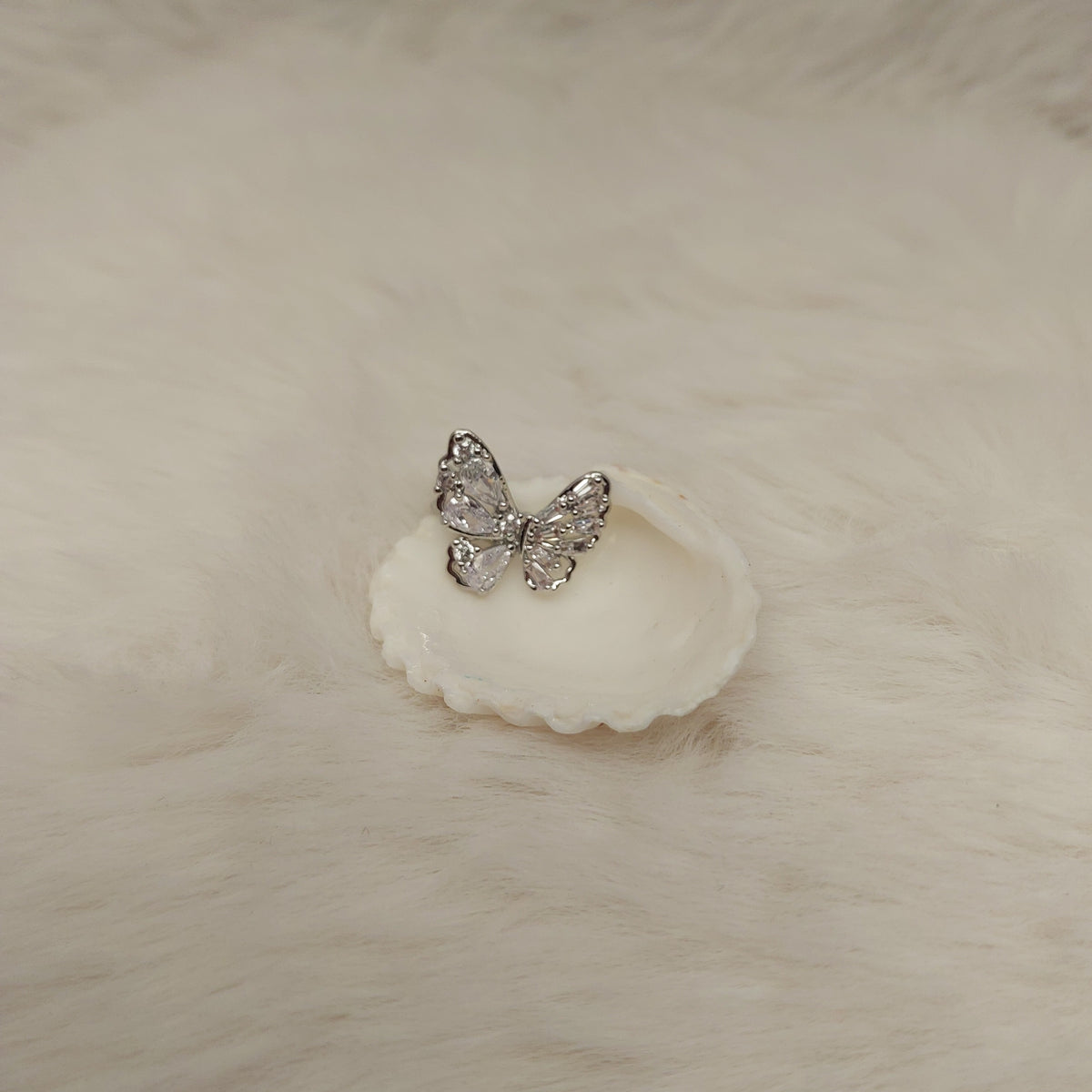 Aurora Flutter Ear Cuff - Medium