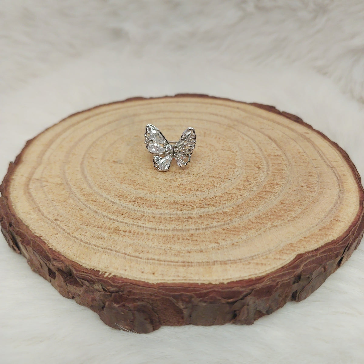 Aurora Flutter Ear Cuff - Medium