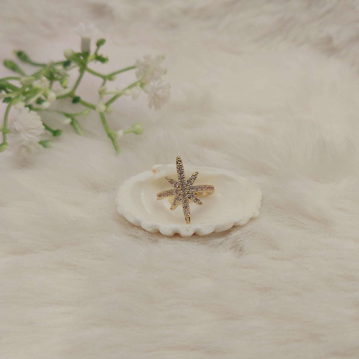 Celestial Star Ear Cuff - Medium