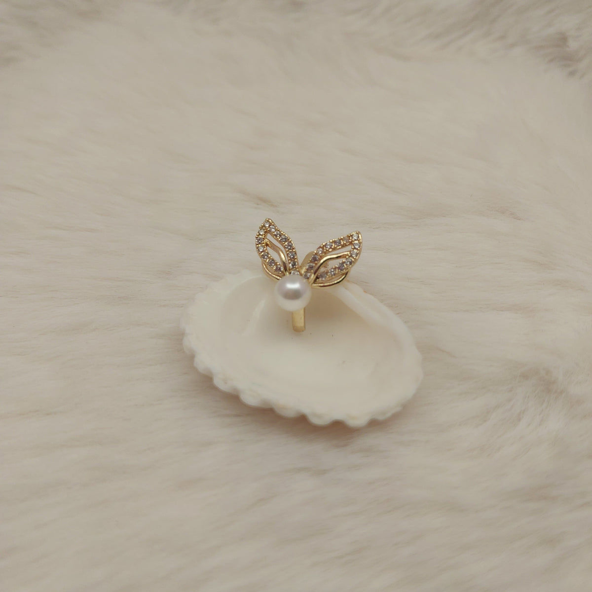 Woodland Grace Ear Cuff - Medium