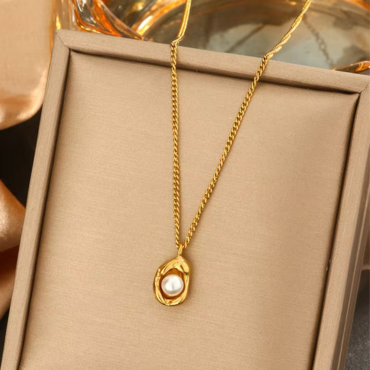 Statement Pearl Pendant Chain