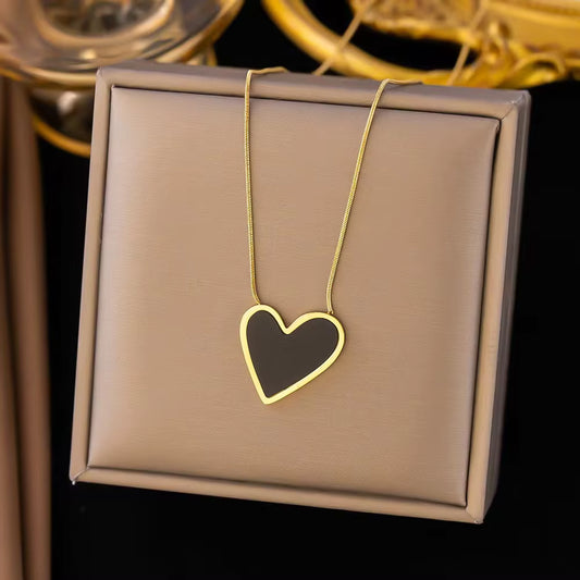 Midnight Passion Black Heart Pendant Chain