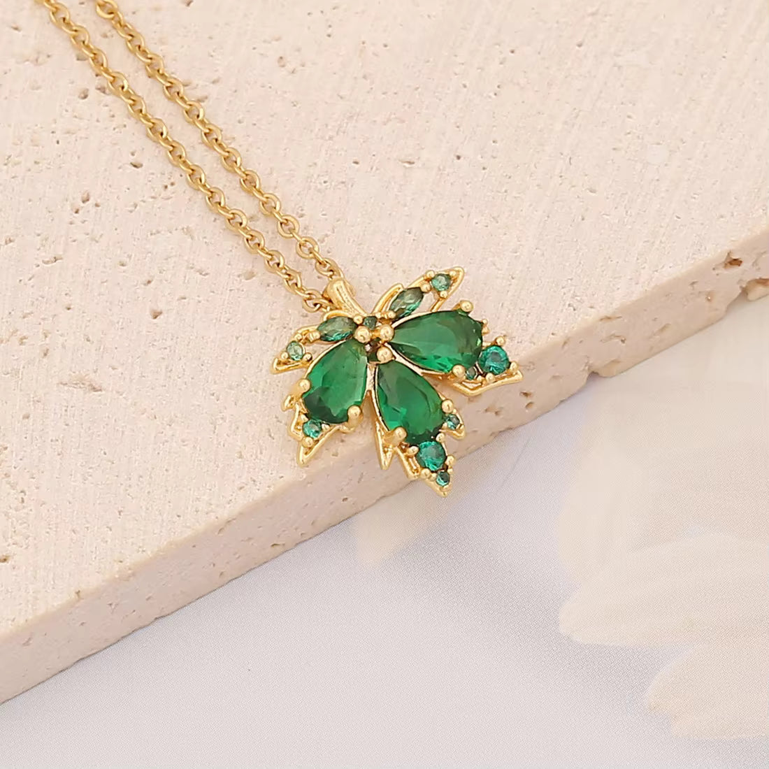 Verdant Leaf Pendant Chain