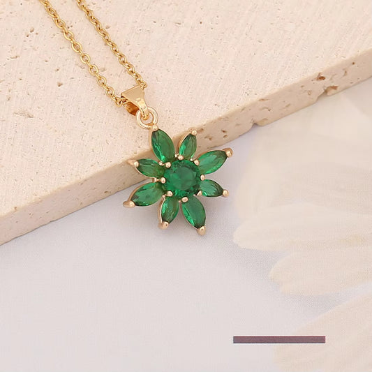 Green 8-Petal Flower Pendant Chain