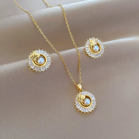 Zircon Pearl & Floral symmetry Pendant Set