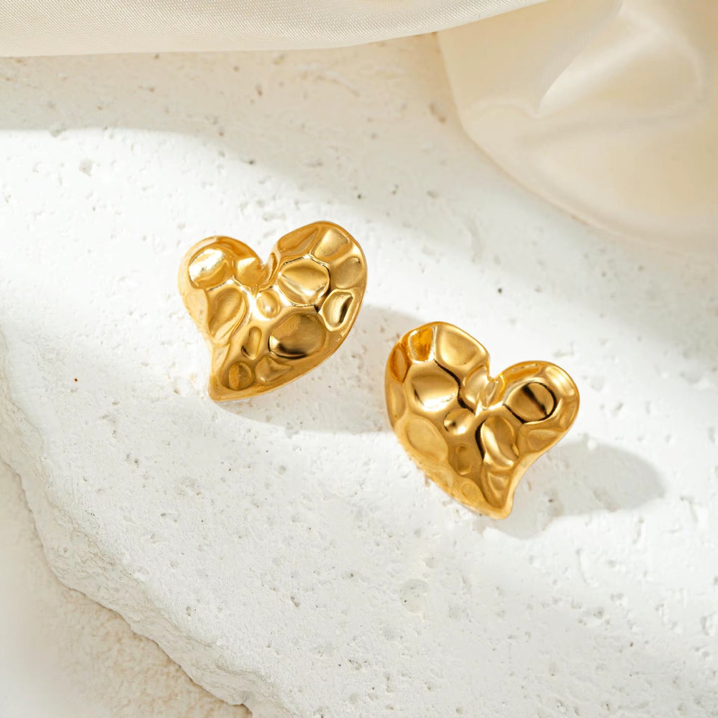 Dent Heart Gold Earring