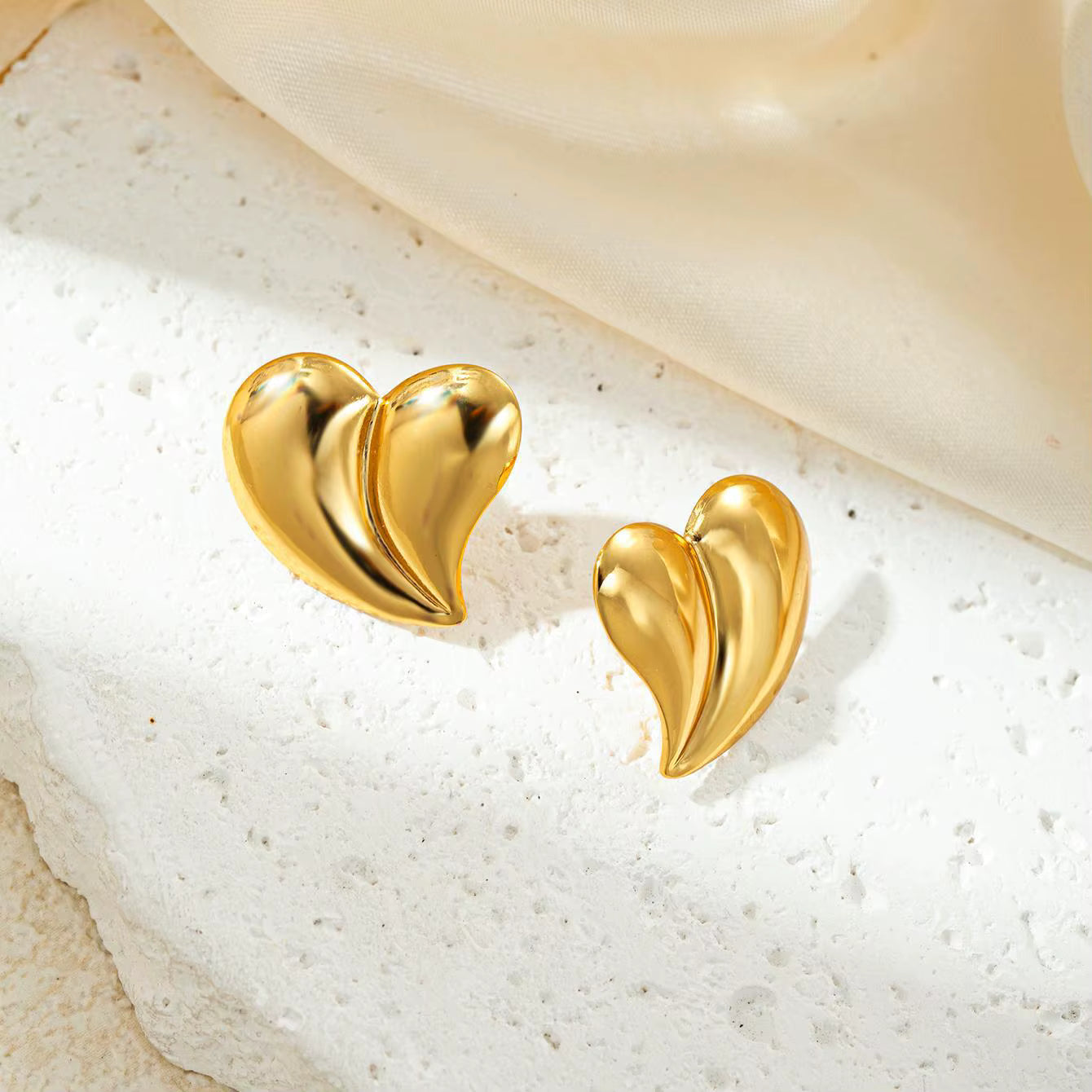 Bent Heart Gold Earring