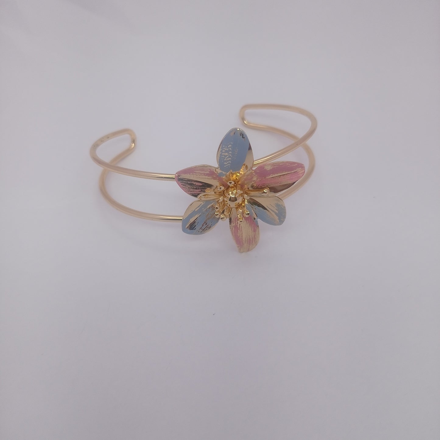 Hawaiian Flower Bangle – Hawaiian Flower Gold-Plated Cuff Bangle