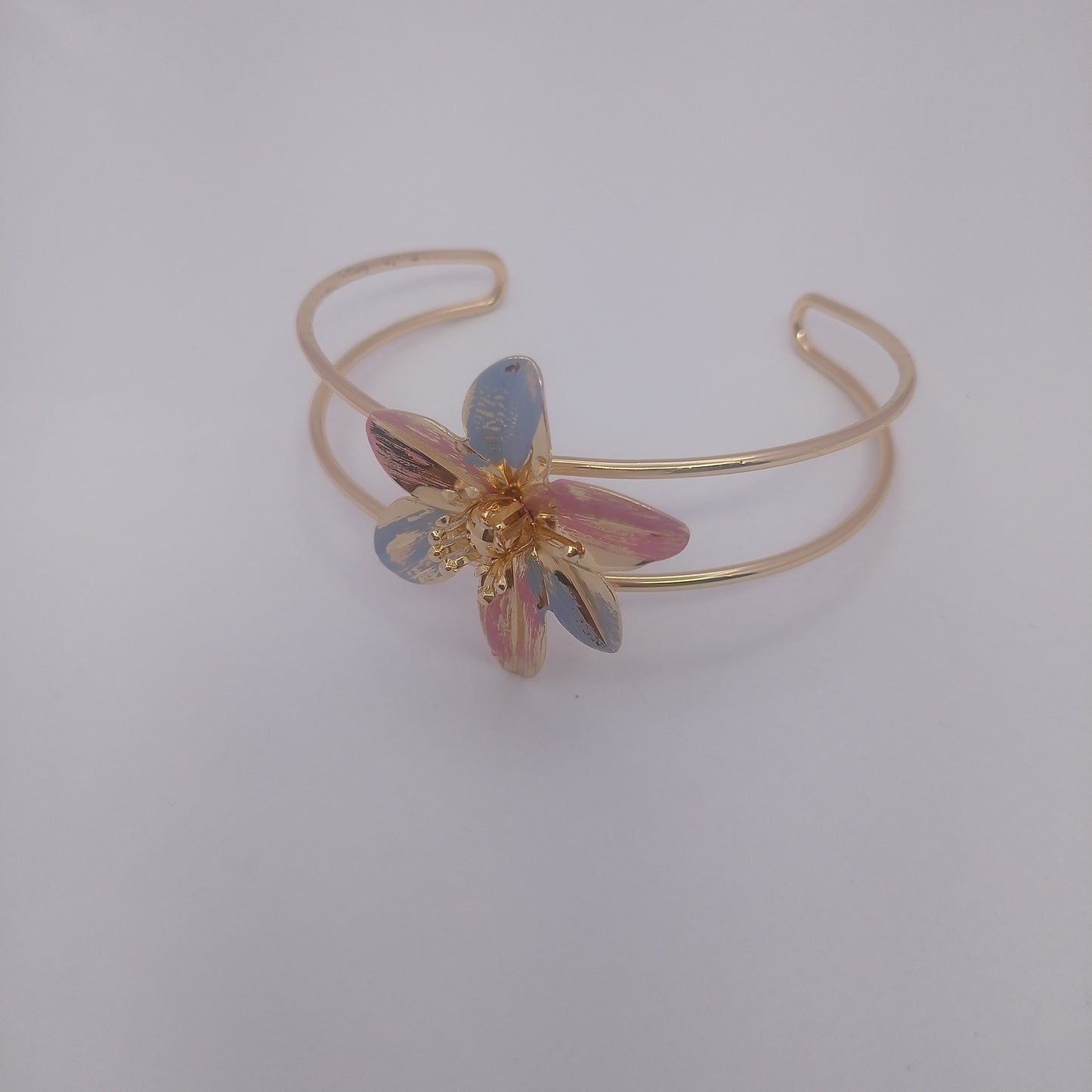 Hawaiian Flower Bangle – Hawaiian Flower Gold-Plated Cuff Bangle