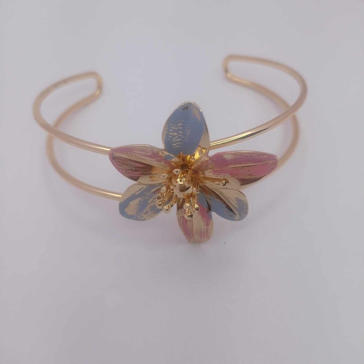 Hawaiian Flower Bangle – Hawaiian Flower Gold-Plated Cuff Bangle