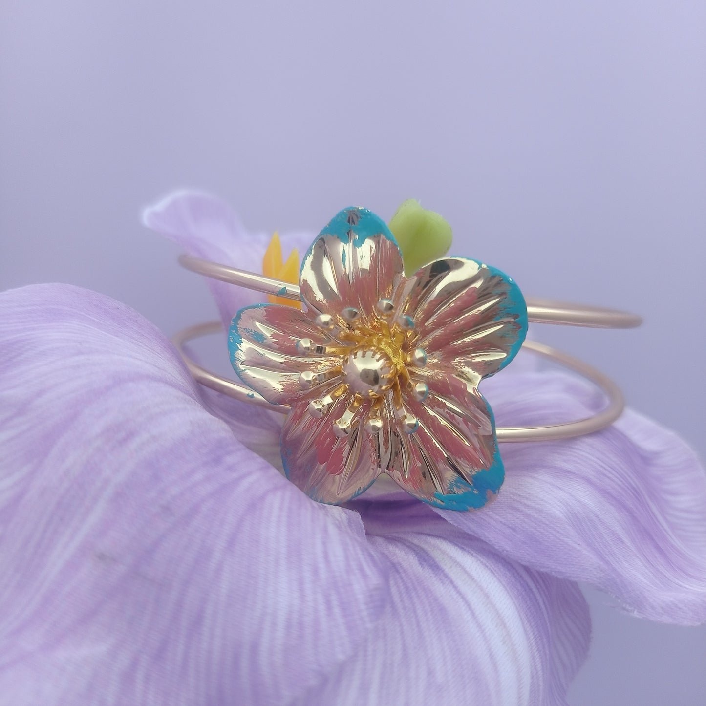 Small Daisy Bangle – Small Daisy Gold-Plated Floral Cuff Bangle