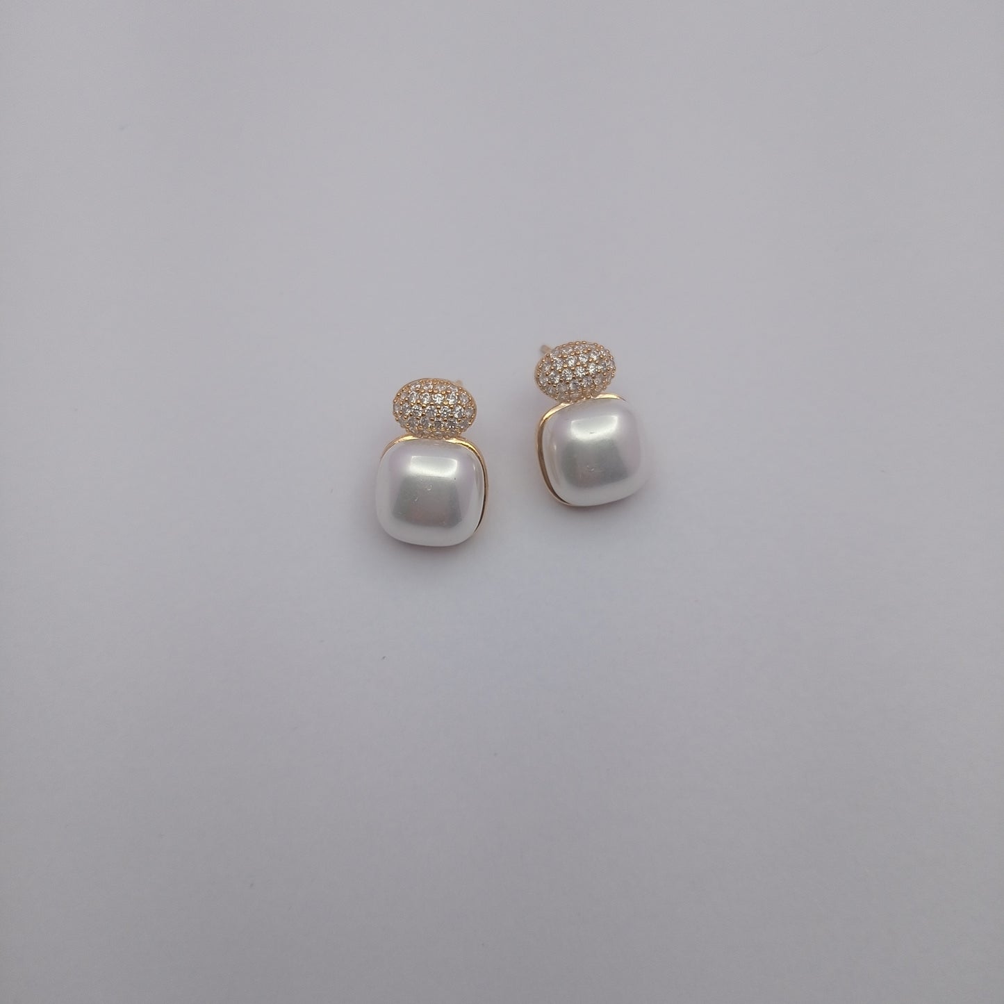 Pearl Muse Earring