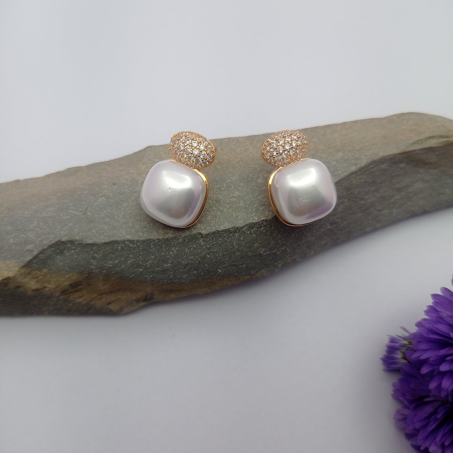 Pearl Muse Earring