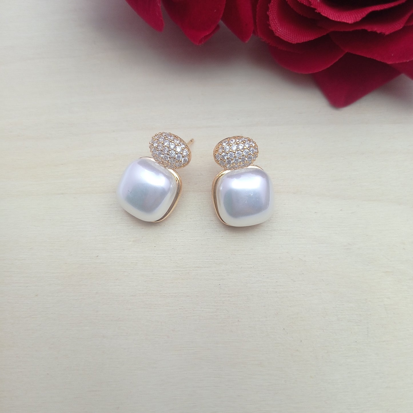 Pearl Muse Earring