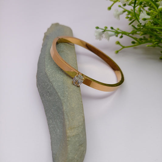 Water Drop Bangle – Minimal Gold-Plated Water Drop Crystal Bangle