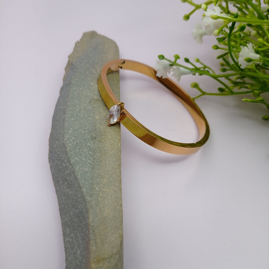 Oval Crystal Bangle – Elegant Gold-Plated Oval Crystal Bangle for Women