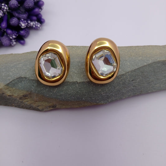 Ivory Glow Earring
