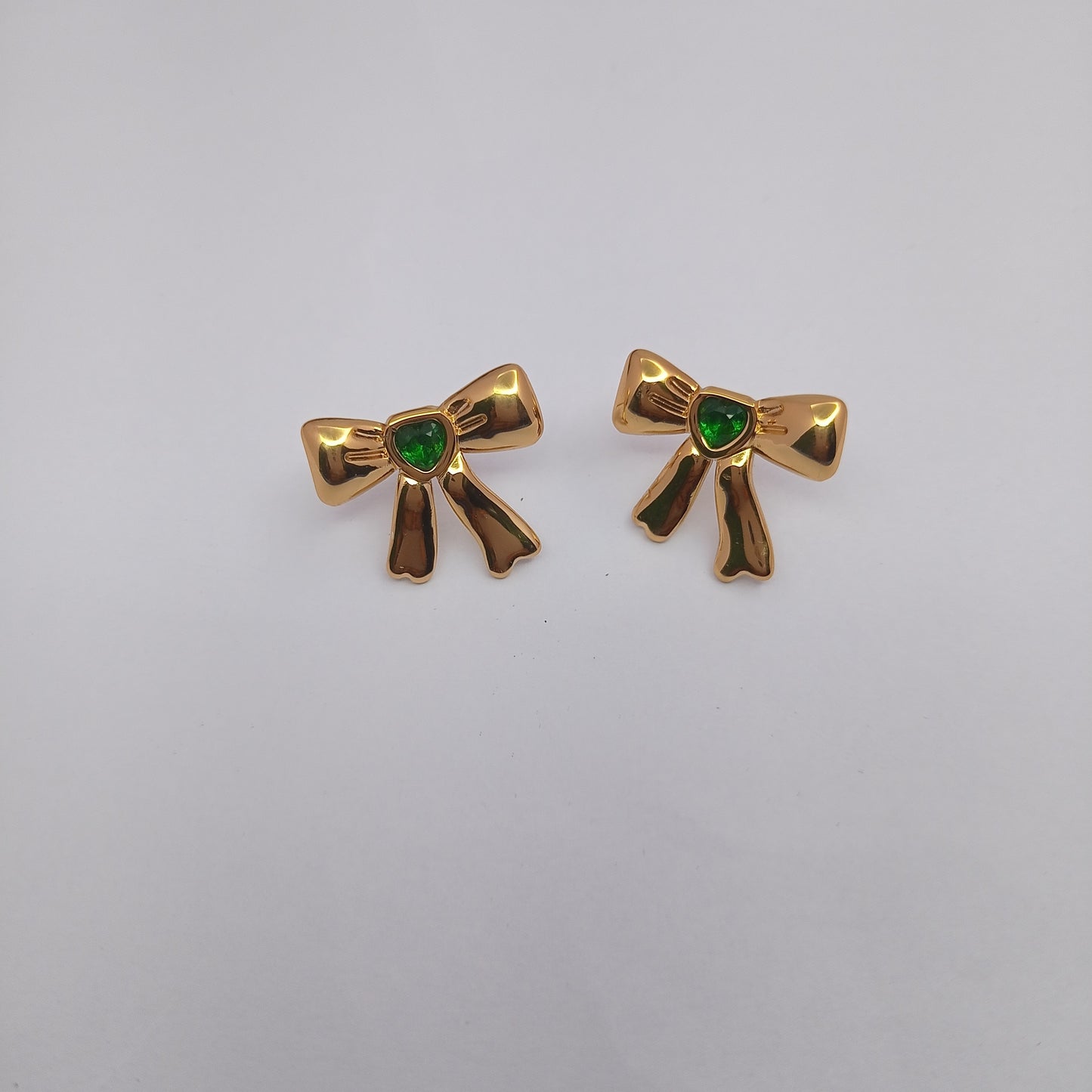 Emerald Ribbon Earring