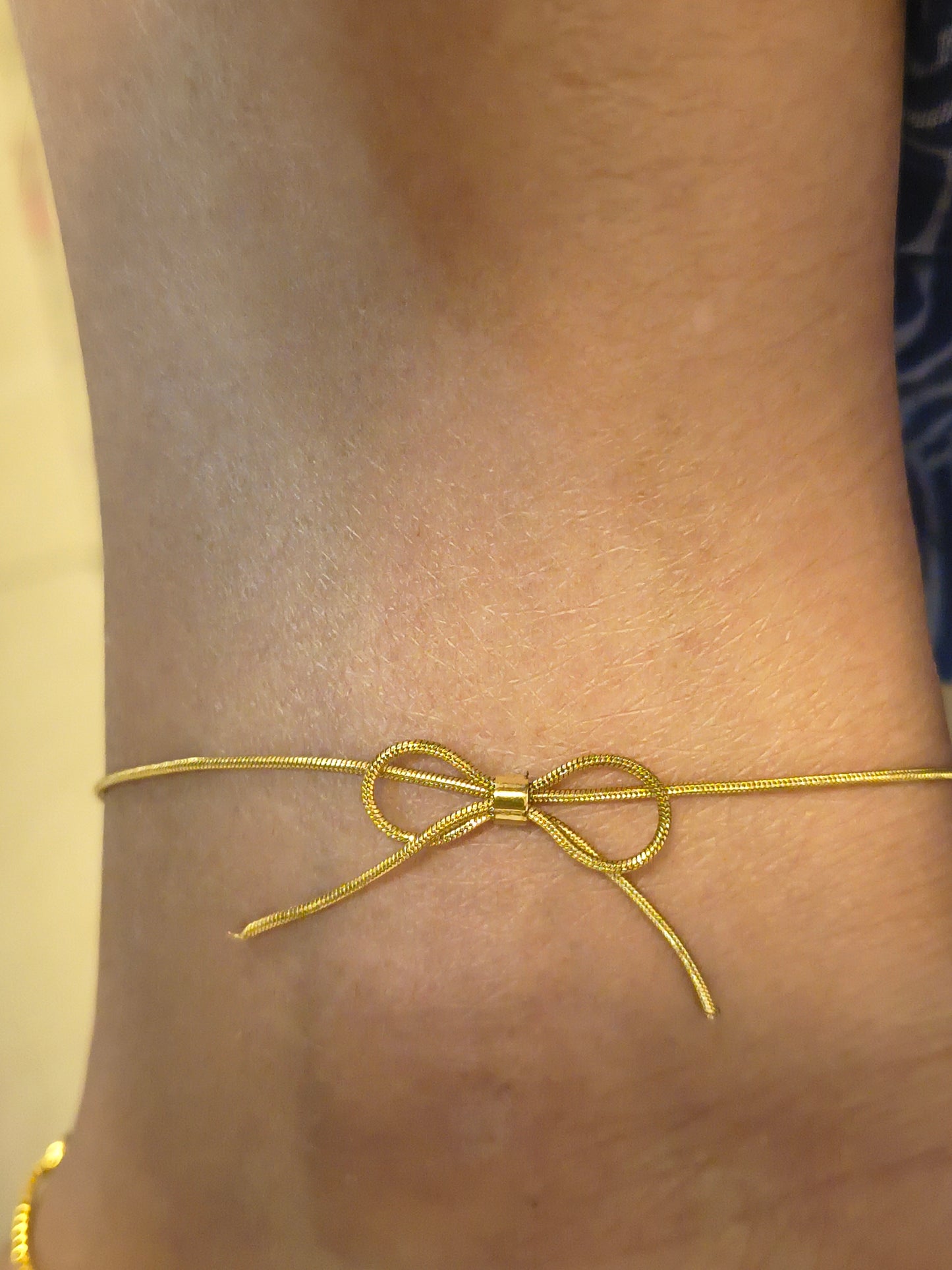 Graceful Bow Charm Anklet